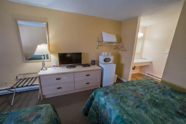 Westwood Motel 100 Mile House 9